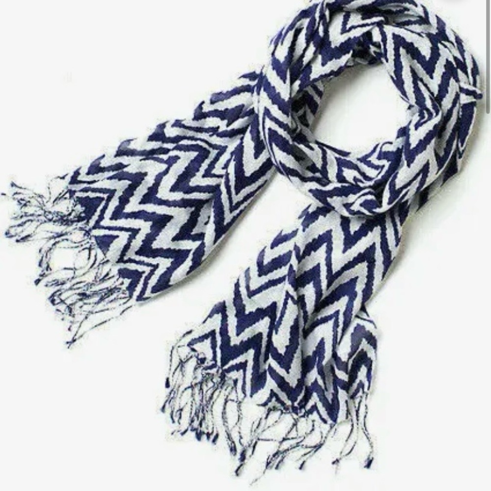 Lilly Pulitzer Murfee Scarf Blue and White Chevron